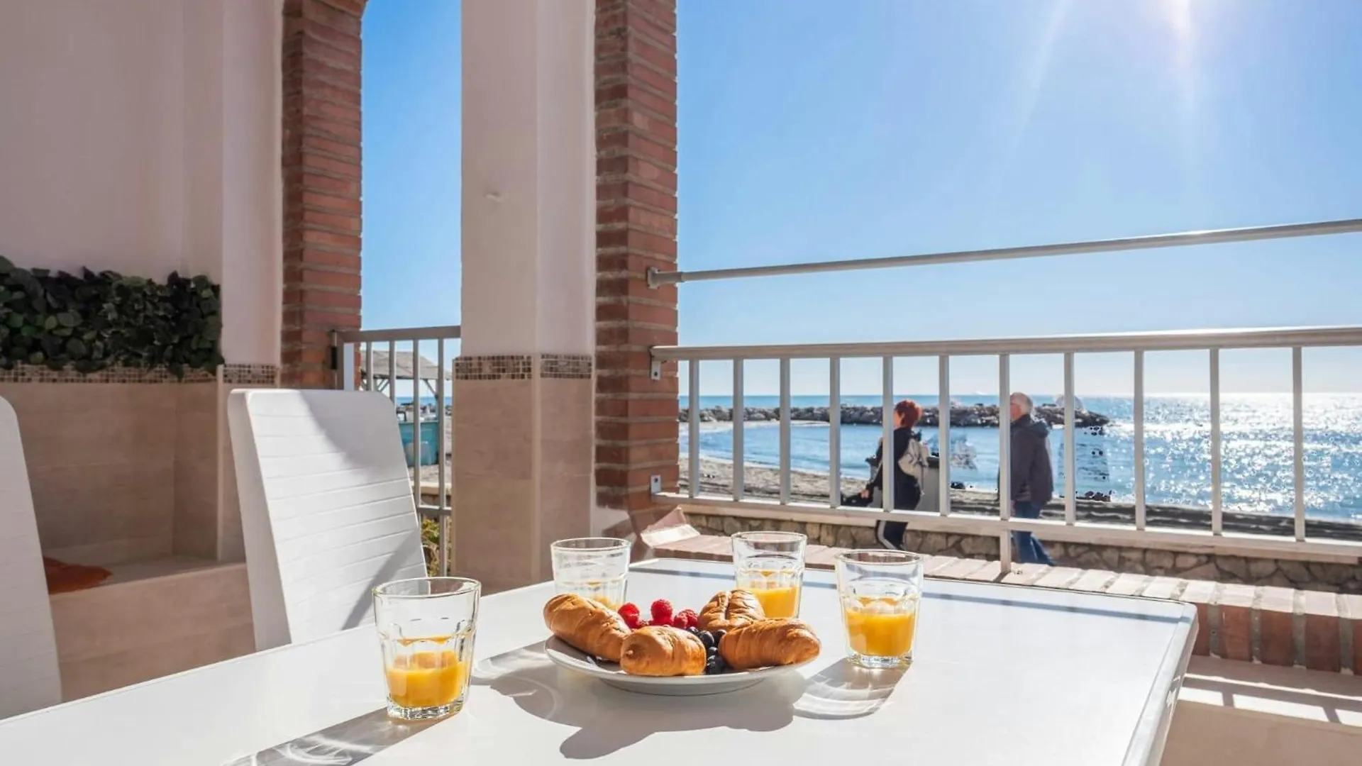 Vistas Al Mar Y Esencia Malaguena En Pedregalejo Lägenhet Málaga